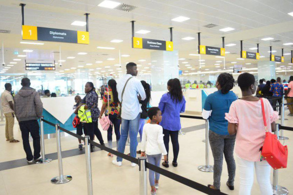 Gana, Havalimanlarını Açıyor!